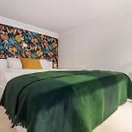 Elegant Near Hungarian Museum By Pink Flamingo Apartman *