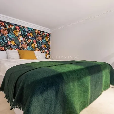 Elegant Near Hungarian Museum By Pink Flamingo Διαμέρισμα *