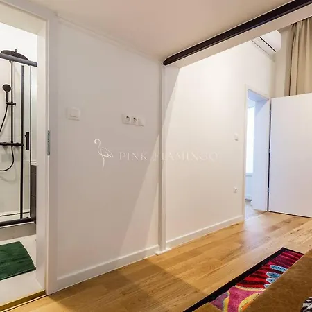 Elegant Near Hungarian Museum By Pink Flamingo Βουδαπέστη