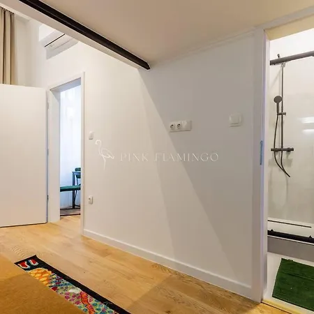 Elegant Near Hungarian Museum By Pink Flamingo Διαμέρισμα